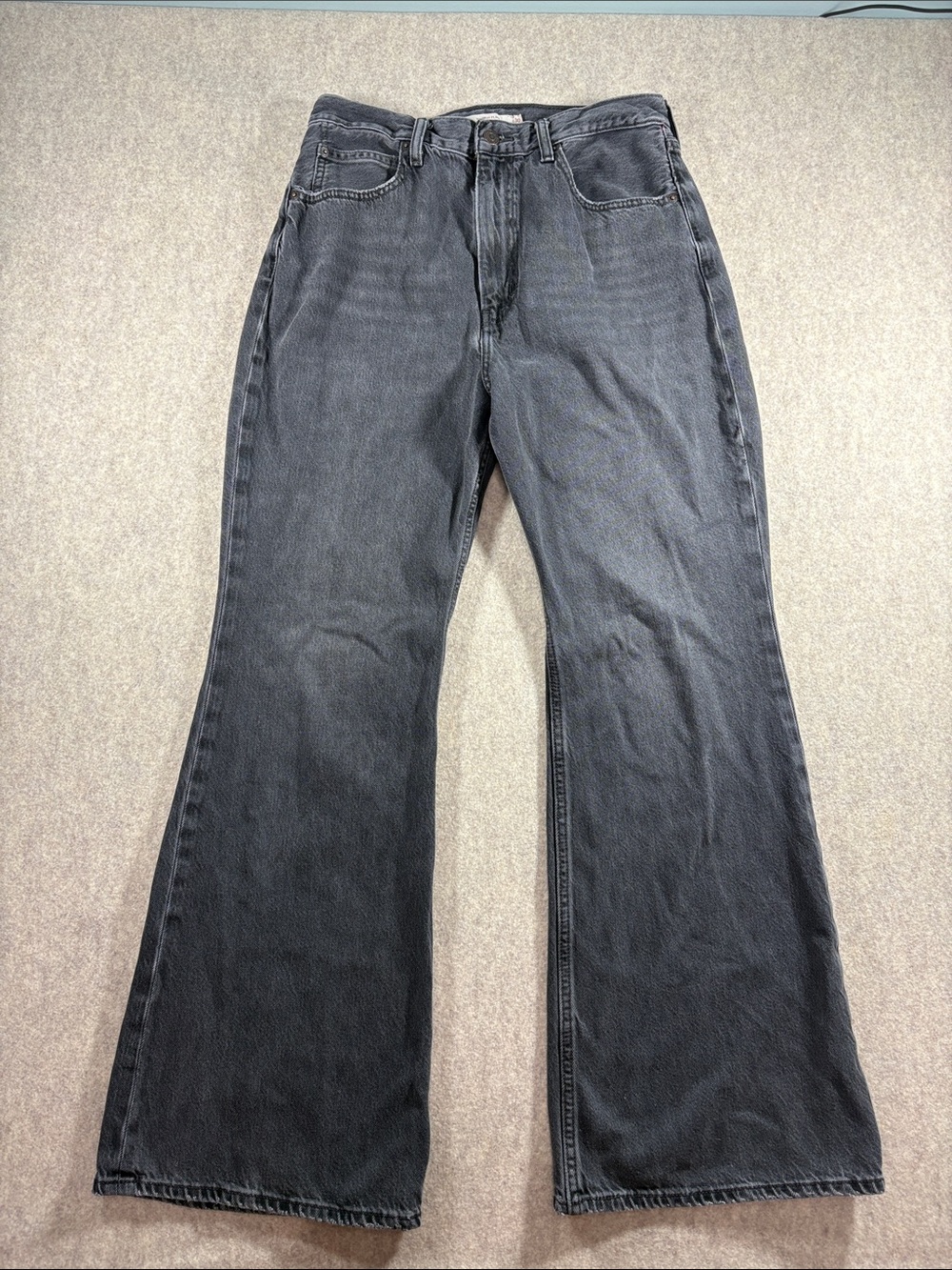 Levi’s Women’s 70s High-Rise Flare Jeans in color “Such a Doozie” size 30